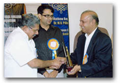 Dr. Majeed receiving distinguished alumni Award of Trivandrum Medical College from Hon.Vayalar Ravi, Minister for Overseas Indian Affairs